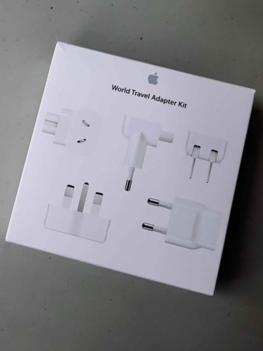 PARTIAL Apple world travel adapter kit for Apple Products  (USB, Macbook, USB-C)